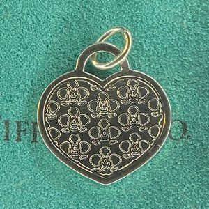 Tiffany & Co. Japan Go WOMEN 2016 Marathon Limited Pendant Charm (orchids)